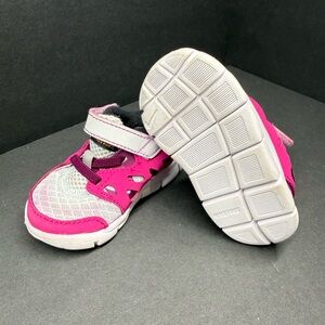 Nike Free Run 2 TD Pure Platinum Pink Prime Toddler Fuchsia and White Sneakers
